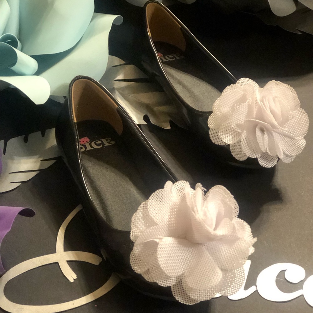 Ballet flats